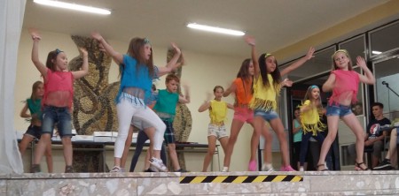 Naše tanečníčky Miška a Sárka